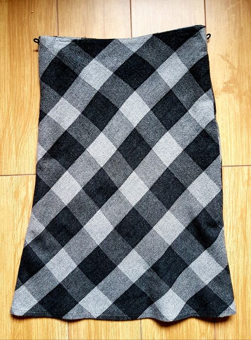 r. M/38 ciepła spódnica na podszewce szaro czarna krata w kratę