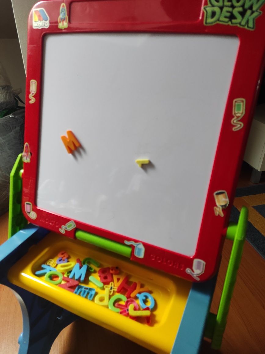 Quadro magnético convertível para mesa,  com banco