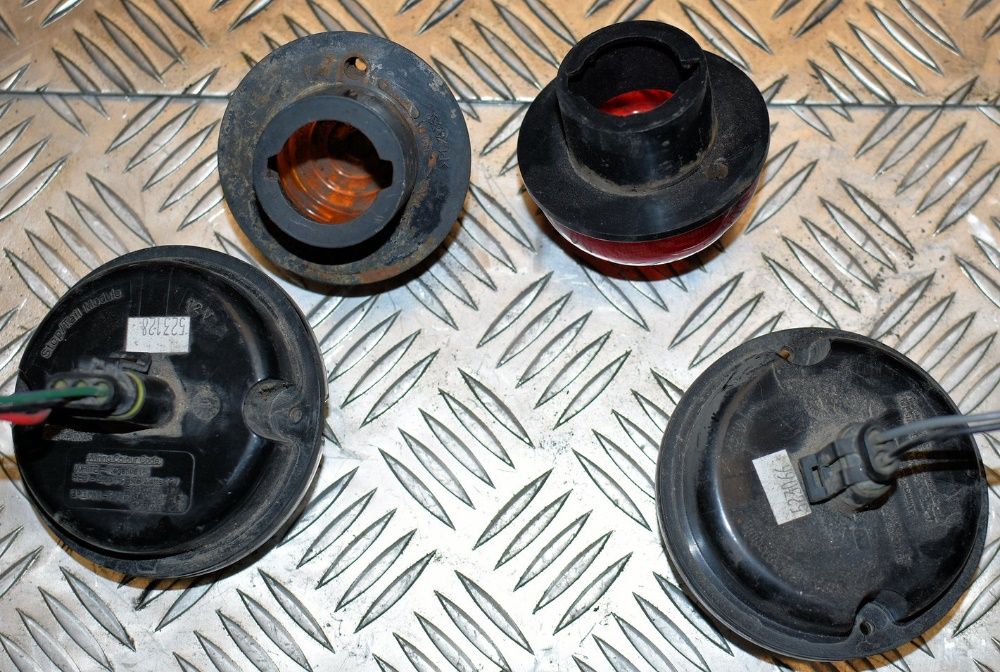 Lampa klosz oświetlenie tył Land Rover Defender 90/110/130 Puma