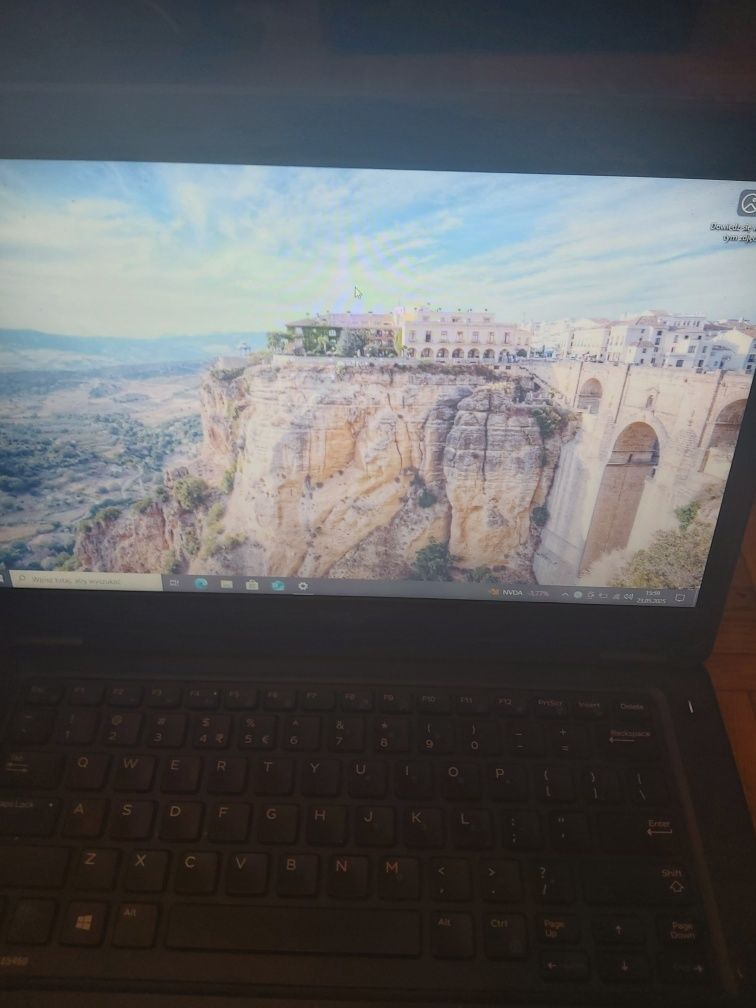 Laptop dell e5450 i5 5gen. 8gb ram 500gb HDD win10