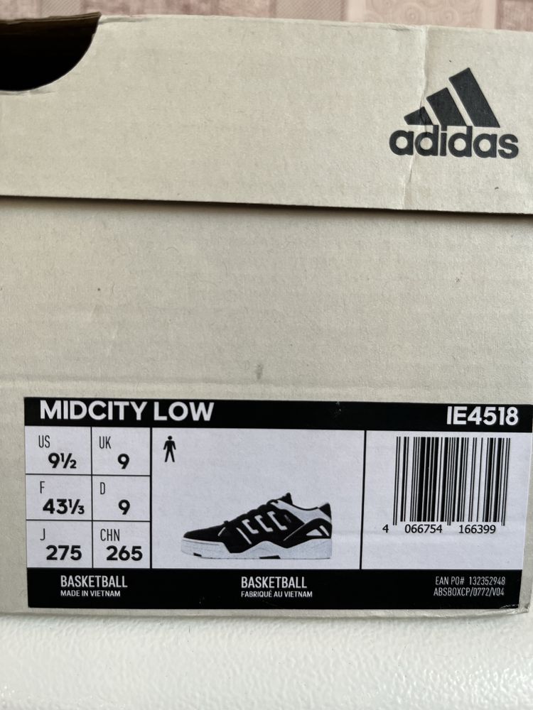 Оригінальні чоловічі кросівки Adidas Midcity Low