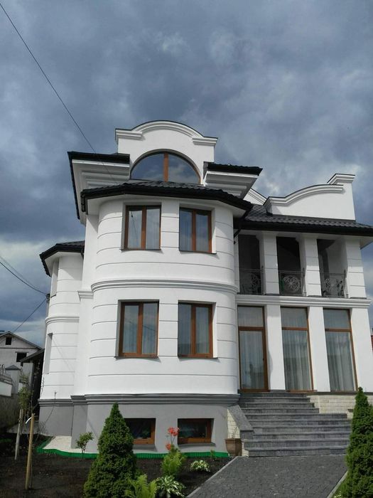 Фасадний декор.Ліпнина.Утеплення фасаду.Пінопласт.Карниз.Багети.Колони