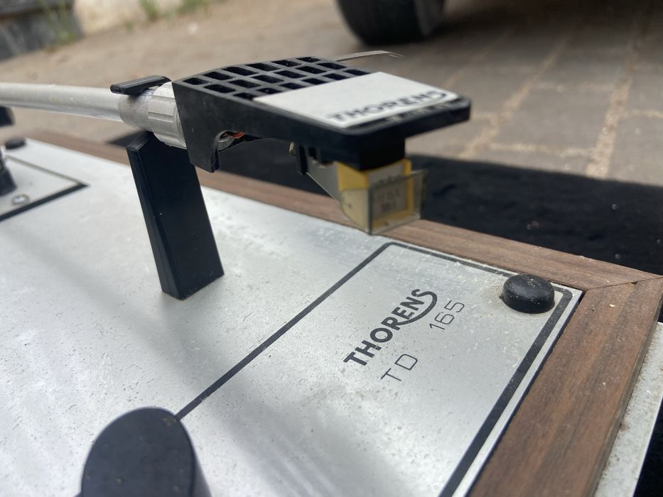 Gira discos Thorens TD165