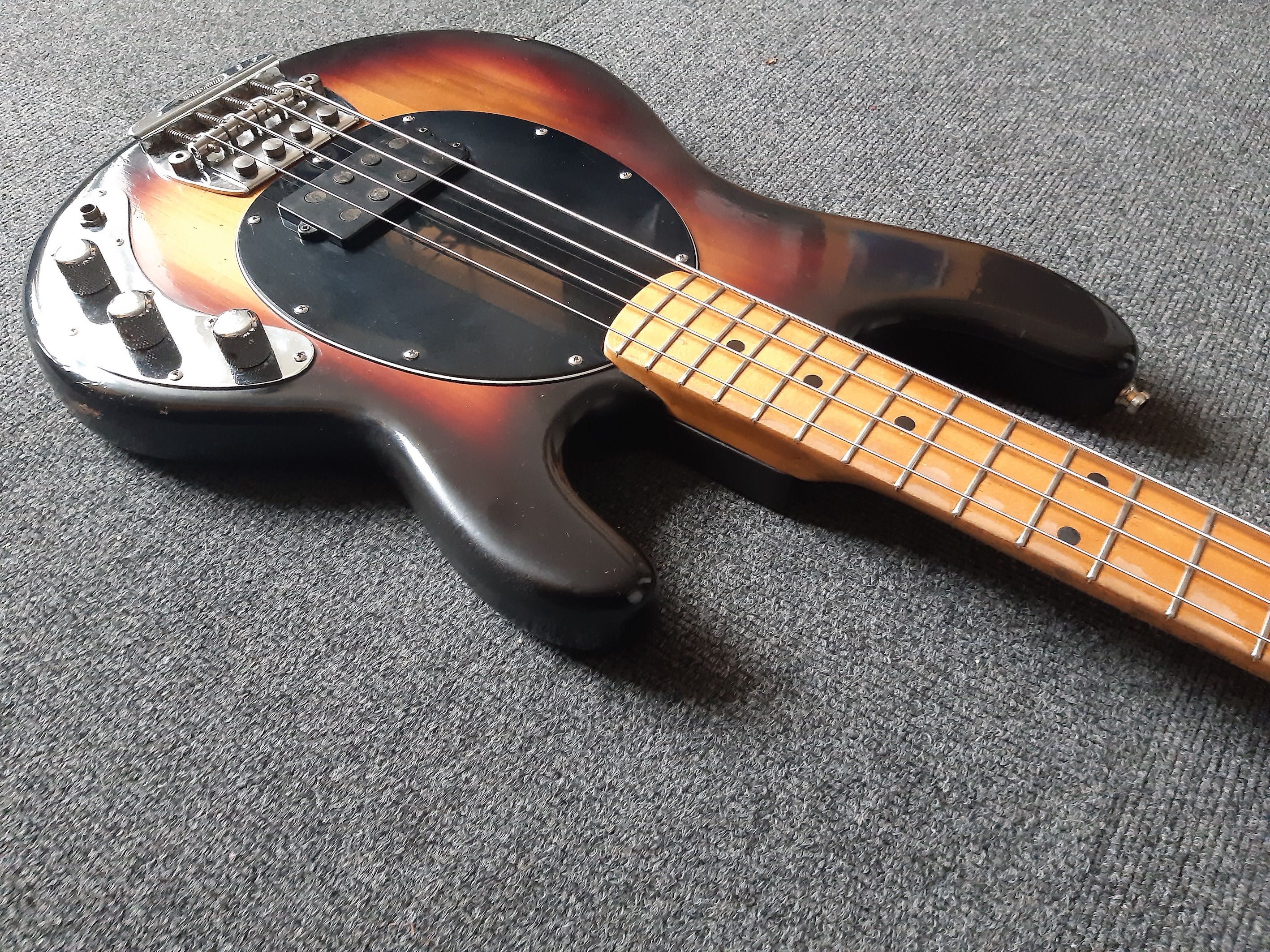 Music Man Sting Ray Bass 1979 rok