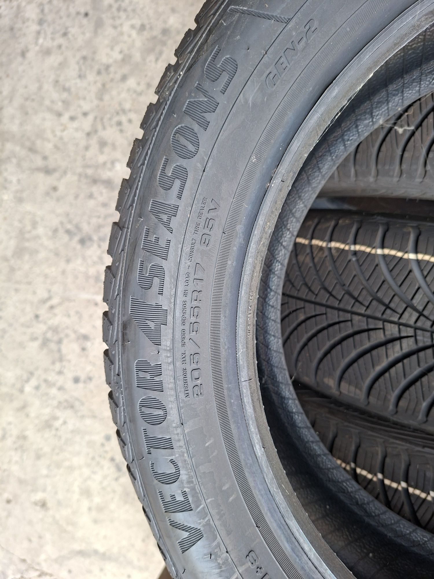 Opony Wielosezonowe 205/55R17 Goodyear Vector 205/55/17 Całoroczne