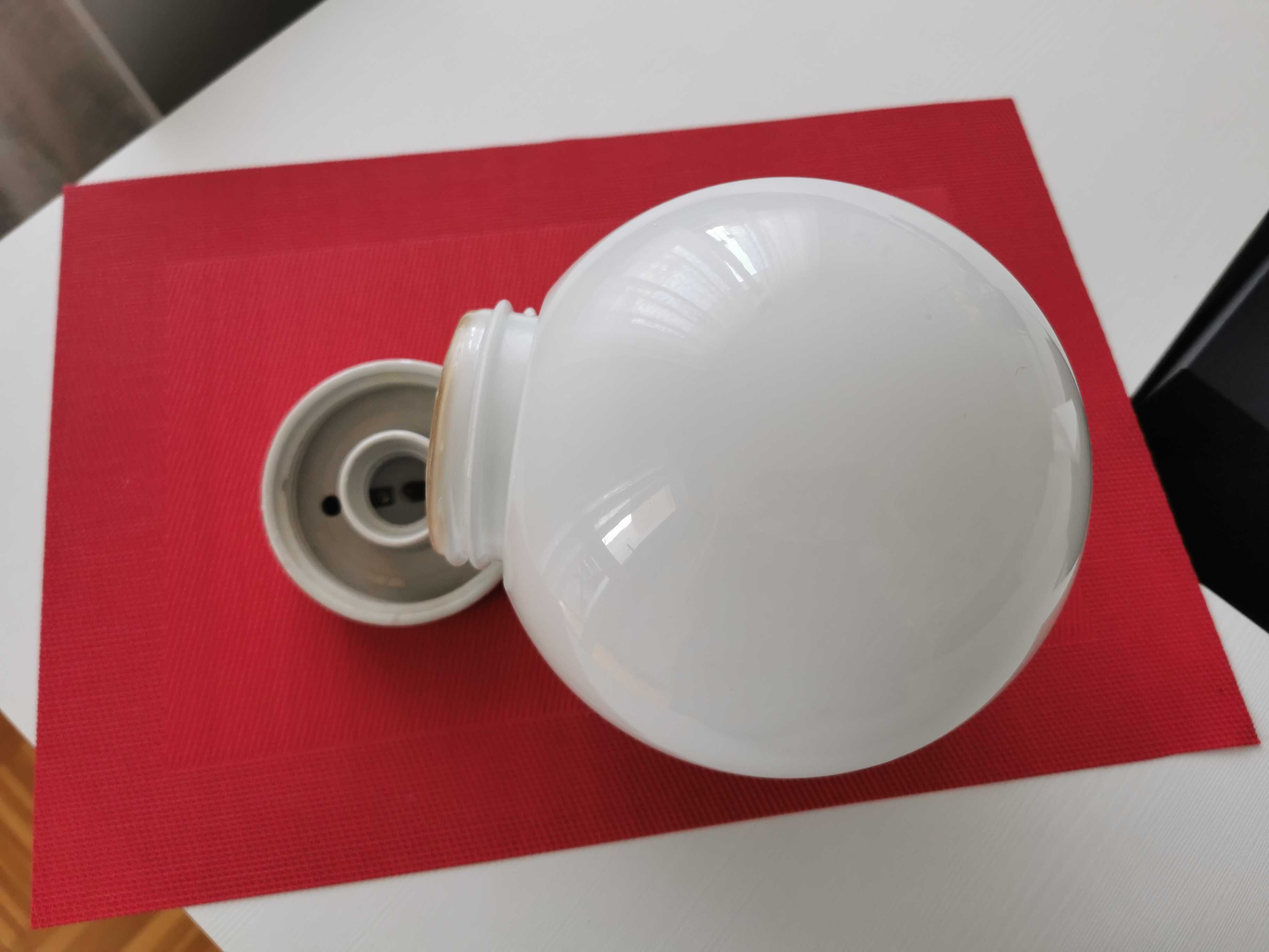 Industrialne oświetlenie PRL kinkiet lampa