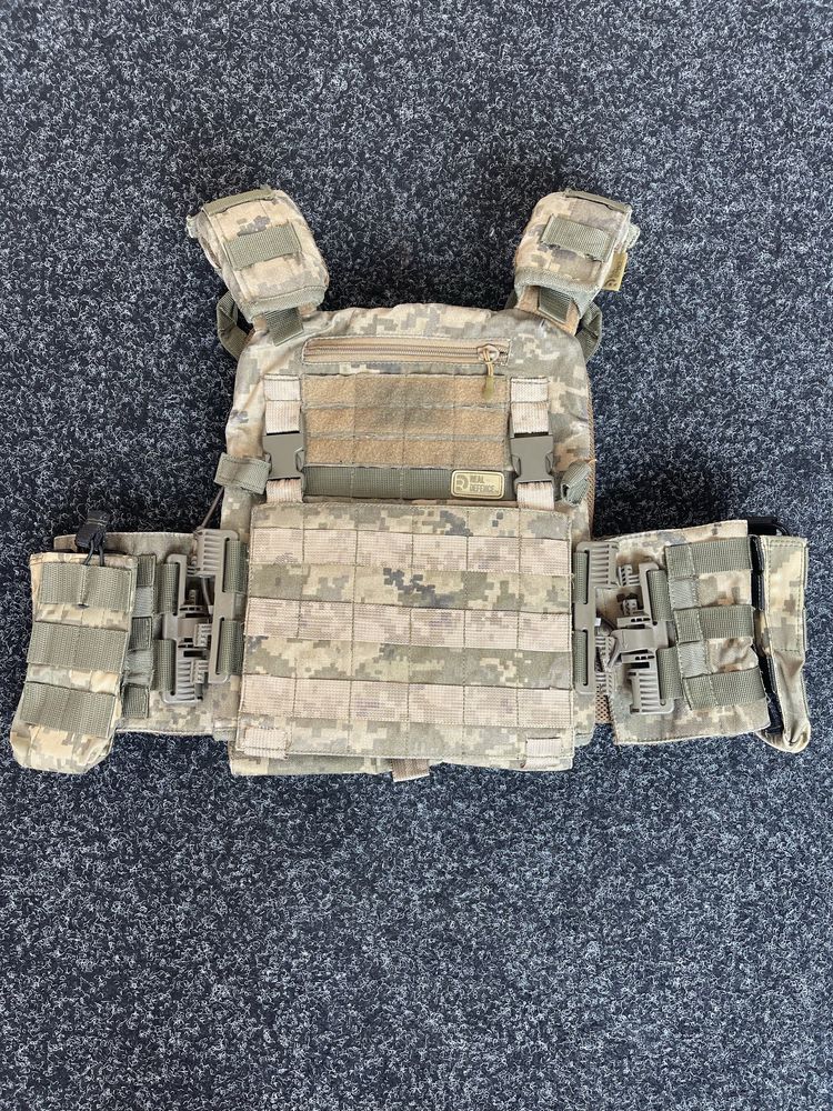Плитоноска Real Defence в пікселі
