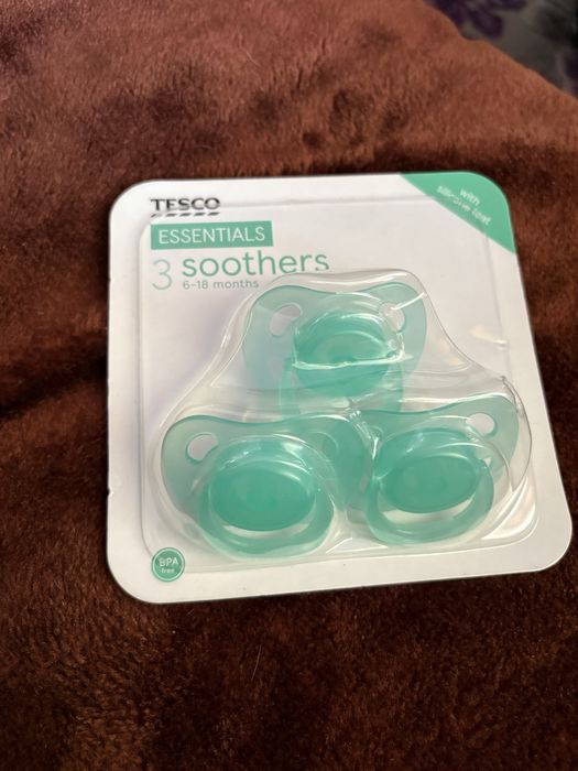 Соски/ пустушки Tesco (6-18 місяців) 3 штуки в наборі