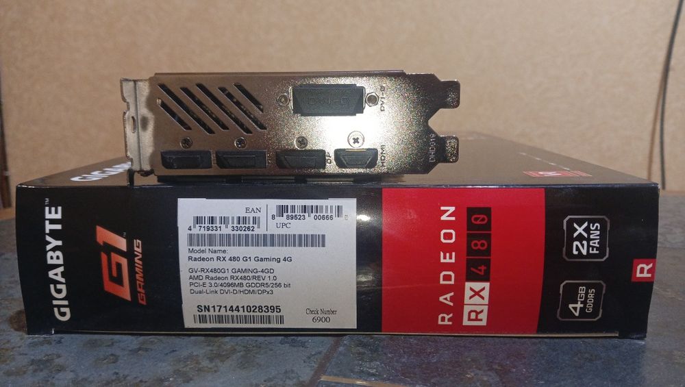 Відеокарта  Gigabite 4 Gb, ddr5