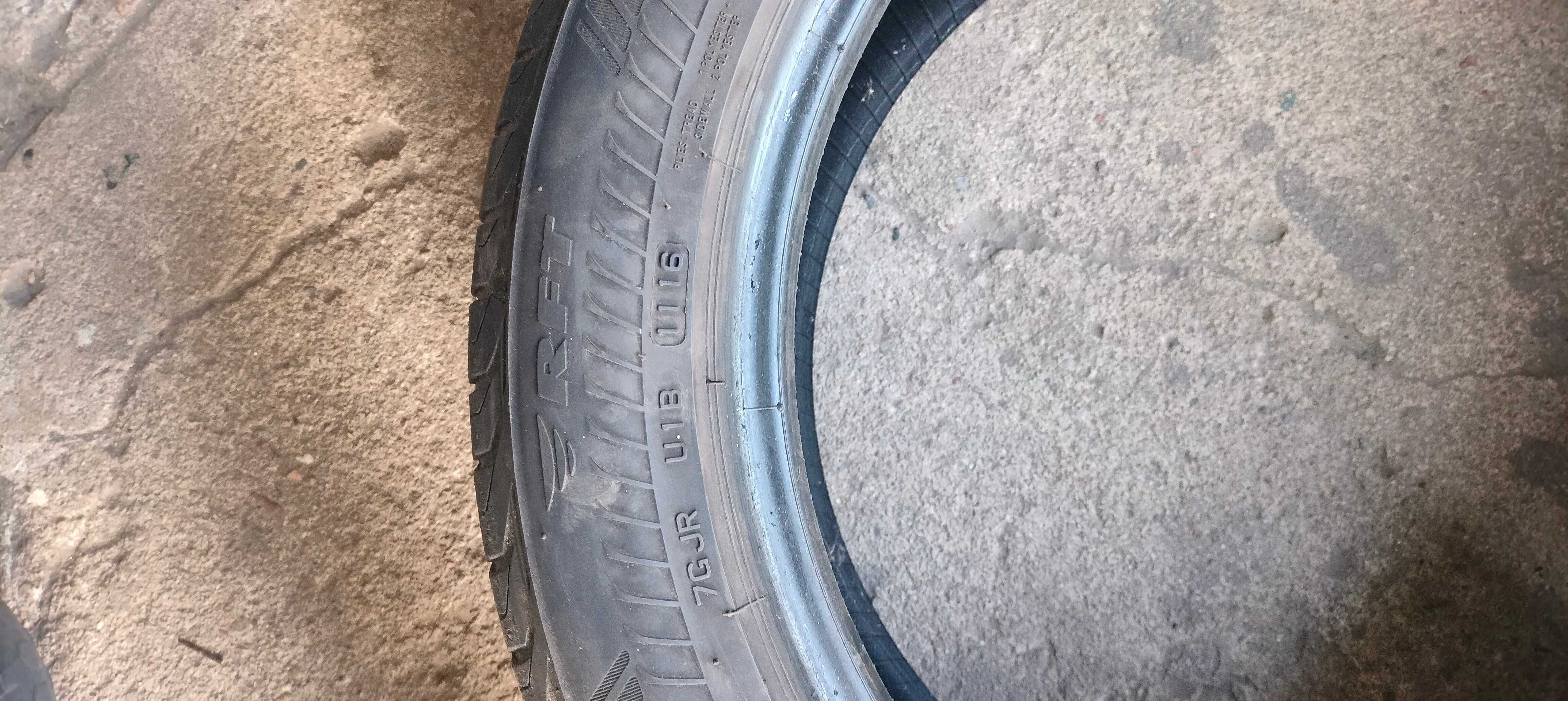 Opony  Bridgestone 225/50  R17.   2 sztuki