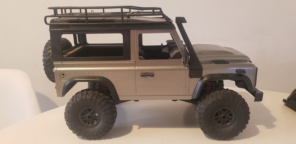 Samochód RC terenowy Land Rover Defender MN90