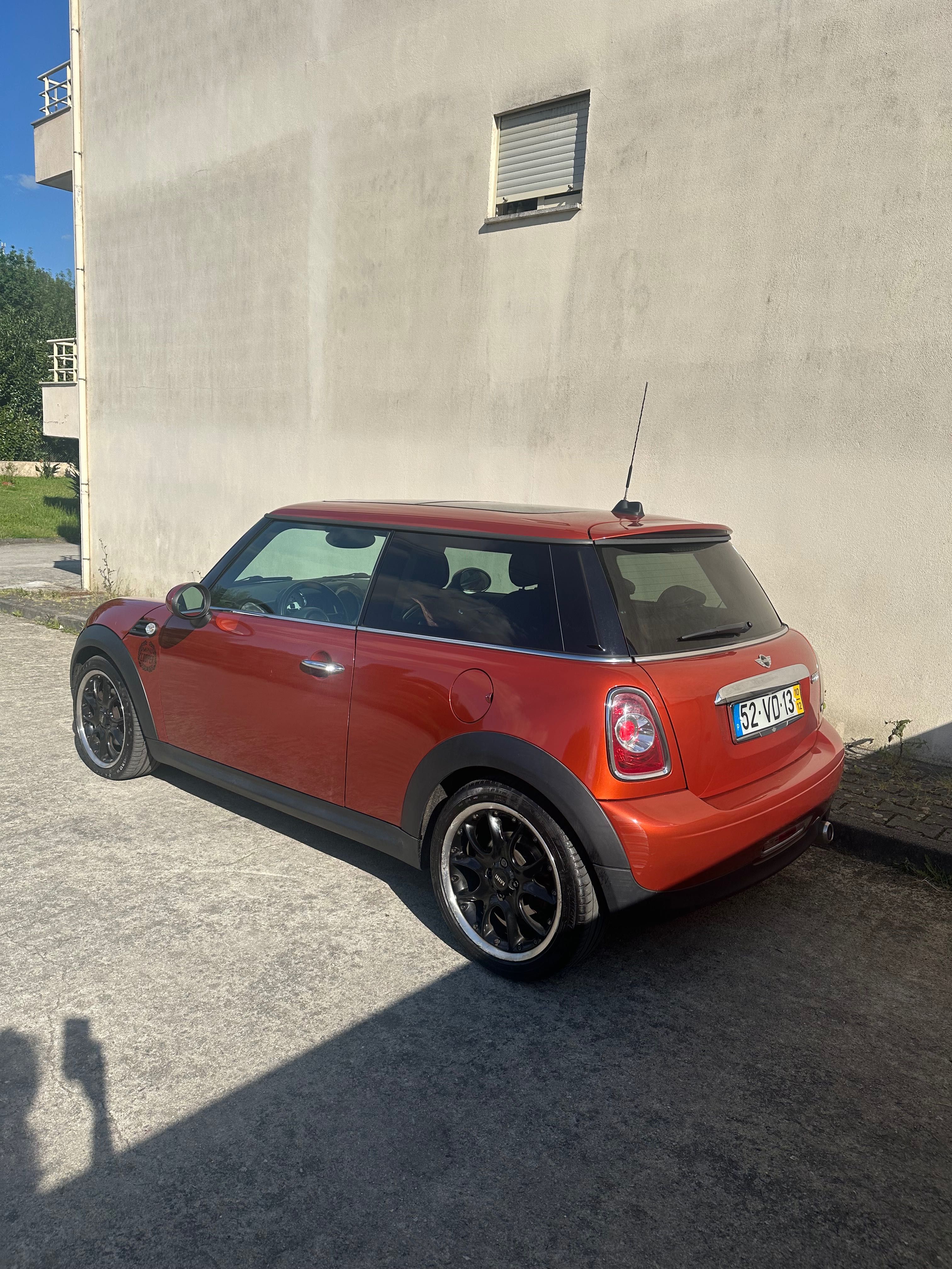 Mini Cooper D - Vários Extras | Impecável!
Preço: 8.500€