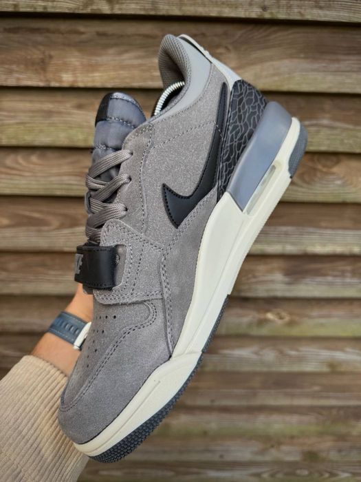 кросівки nike air jordan legacy 312