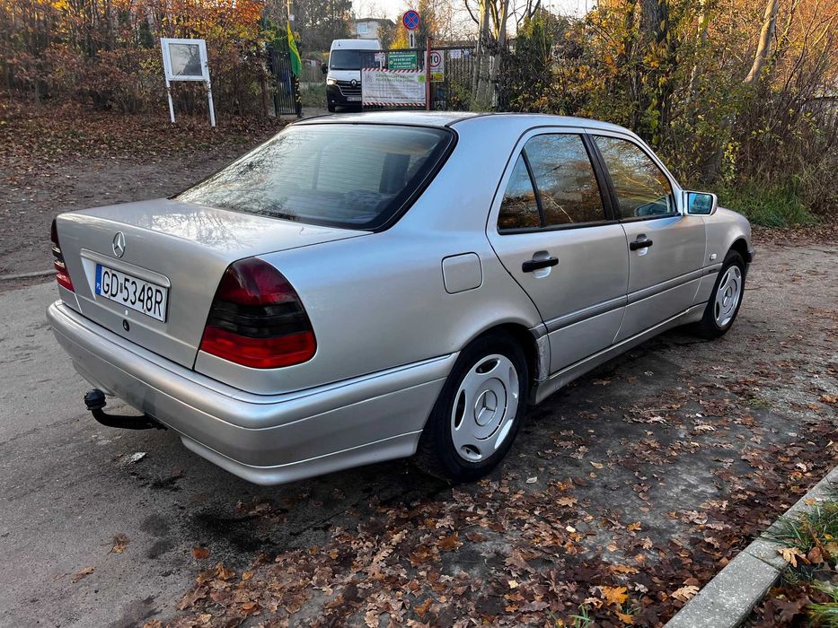 Mercedes benz W 202 Classic  C220 CDI  125 KM