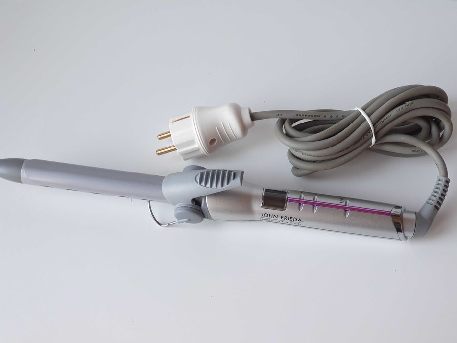 плойка JOHN FRIEDA 1 1/2" Curling Iron JFC10