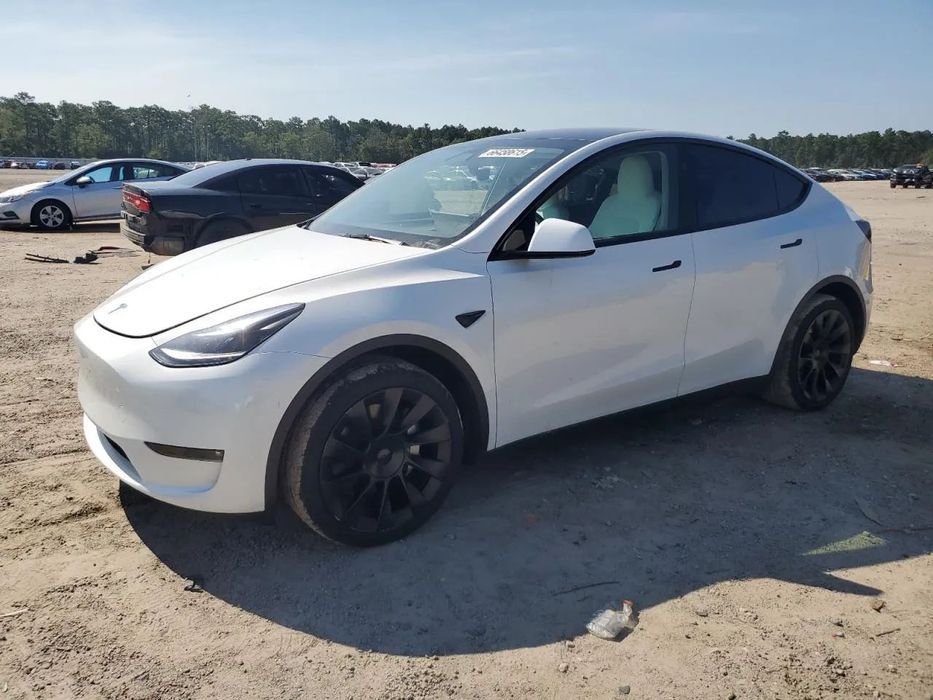 Tesla Y 2023 TESLA MODEL Y/4x4/