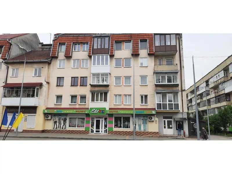 нежитлове приміщення 42,4 кв., Броди, площа Ринок, 30