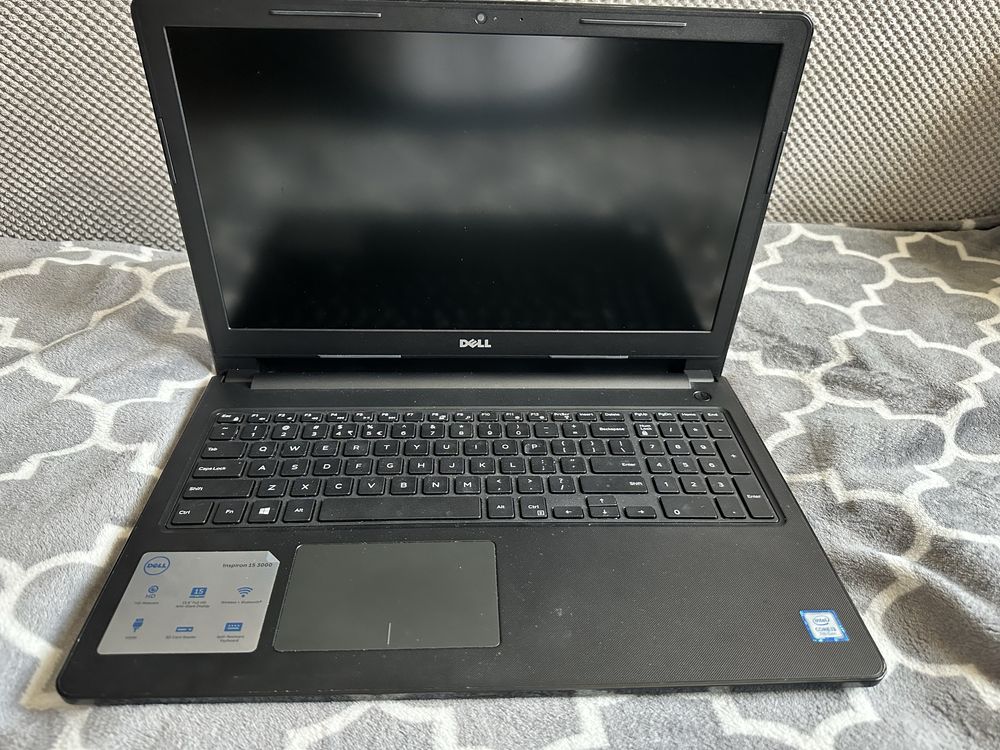 Laptop Dell Inspirion 15 3000