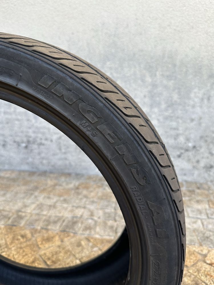 Vendo 2 Pneus Em bom Estado 225/40 r18