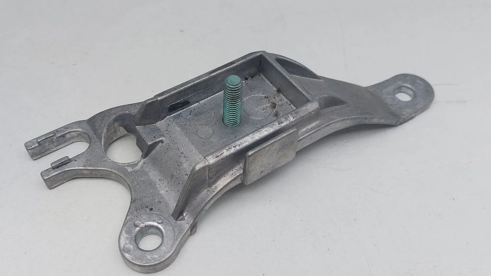 UCHWYT MOCOWANIE PODŁOKIETNIKA AUDI A6 C5 SLASK WYSYLKA VAT