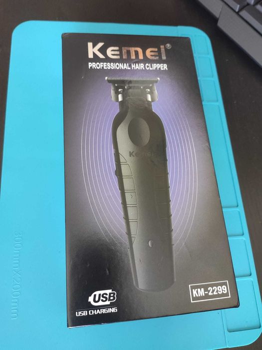 Maquina cortar cabelo Profissional Km 2299