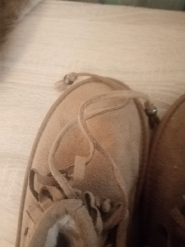 Buty emu nowe za kostke