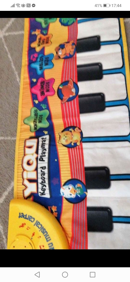 Zabawka grająca pianinko