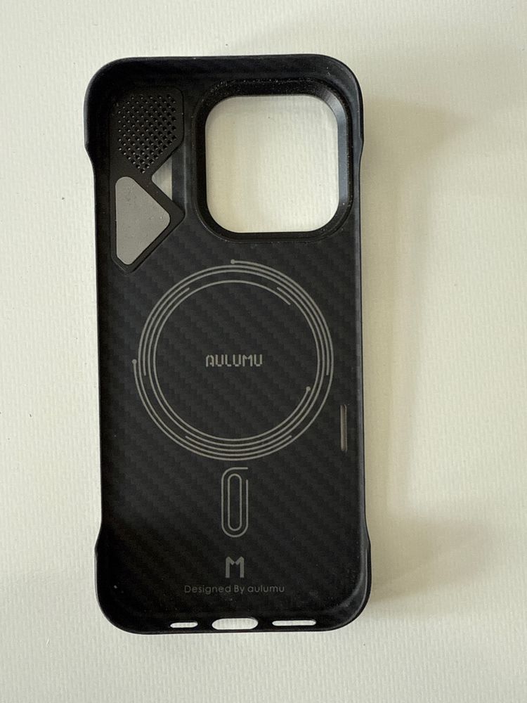 Capa como nova com pouco uso. Para iphone 16 Pro