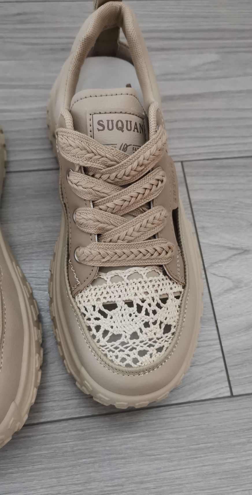 Letnie adidasy beżowe roz 39