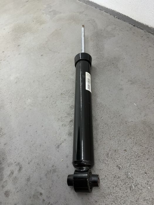 Амортизатор bmw 320 стійка бмв