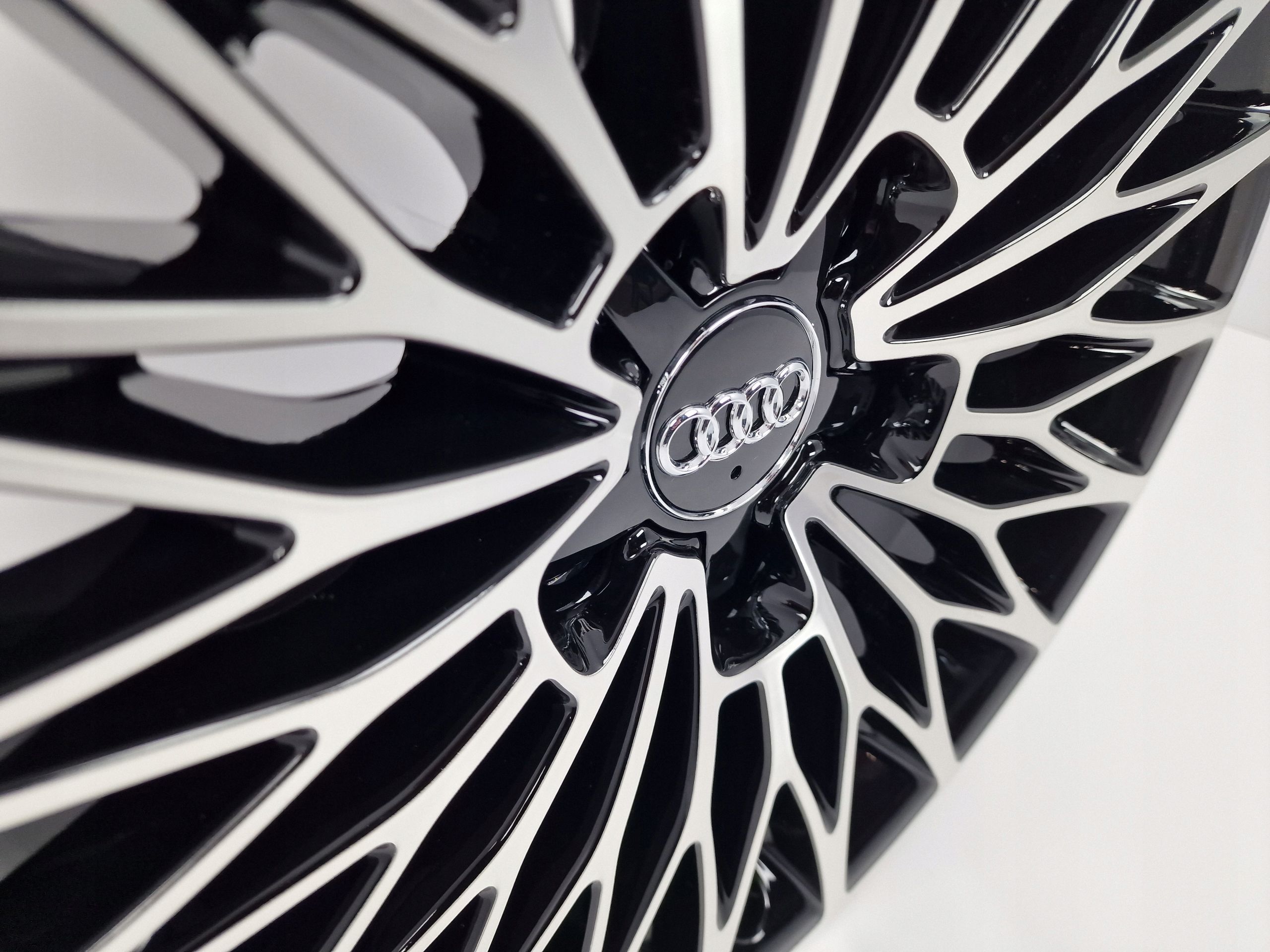 Oryginalne Felgi Audi 18" S3 A3 A4 A6 A8 TT