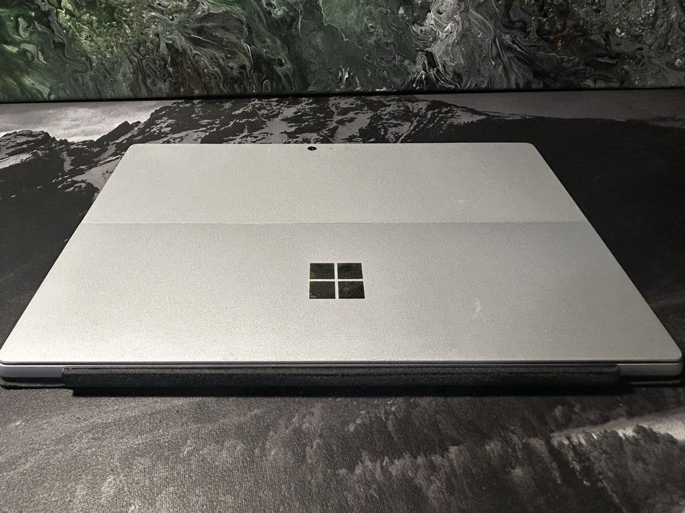 Microsoft Surface Pro 2w1– Intel Core M / 4GB RAM / 128GB SSD