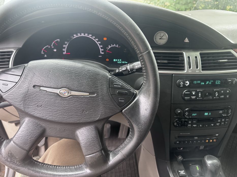 Автомобіль Chrysler Pasifica 2004