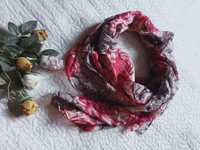 Chusta duża w róże szary - ciemny róż 185x67 cm