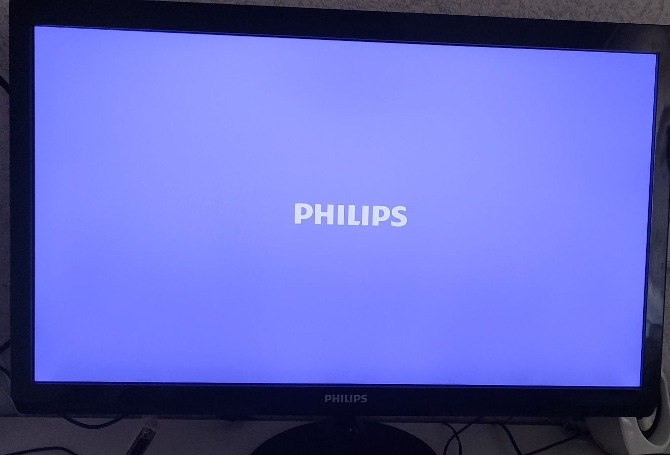 Монитор Phillips 23"