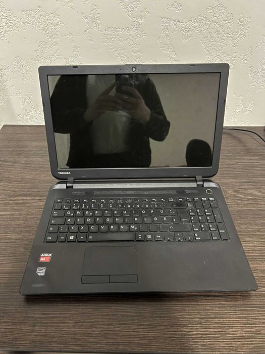 Ноутбук Toshiba C50D / 15.6" / AMD A4-6210/ Radeon HD/ без ОЗП і диска
