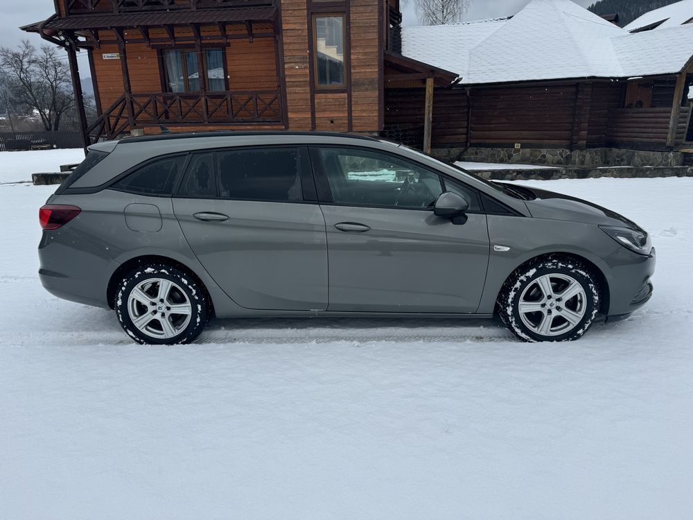Opel astra k SUPER STAN