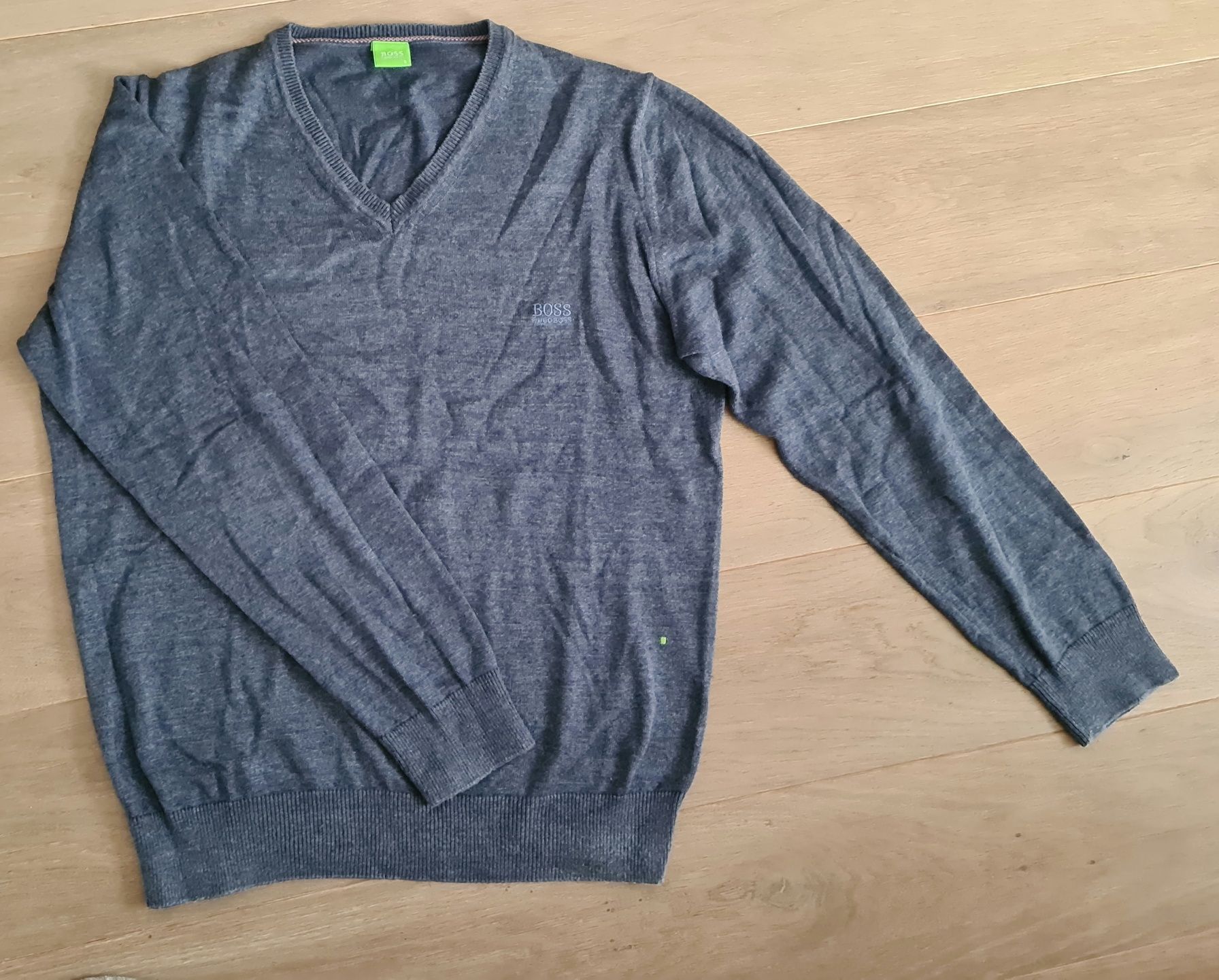 Sweter HUGO BOSS. R. s. Stan bdb