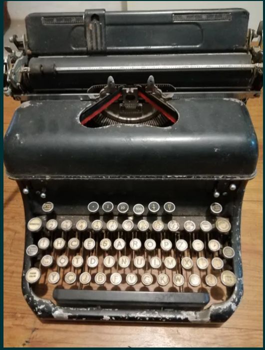 Máquina de escrever antiga