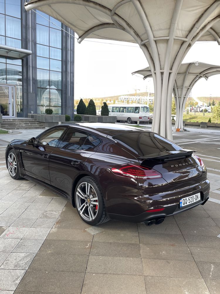 Porsche panamera GTS