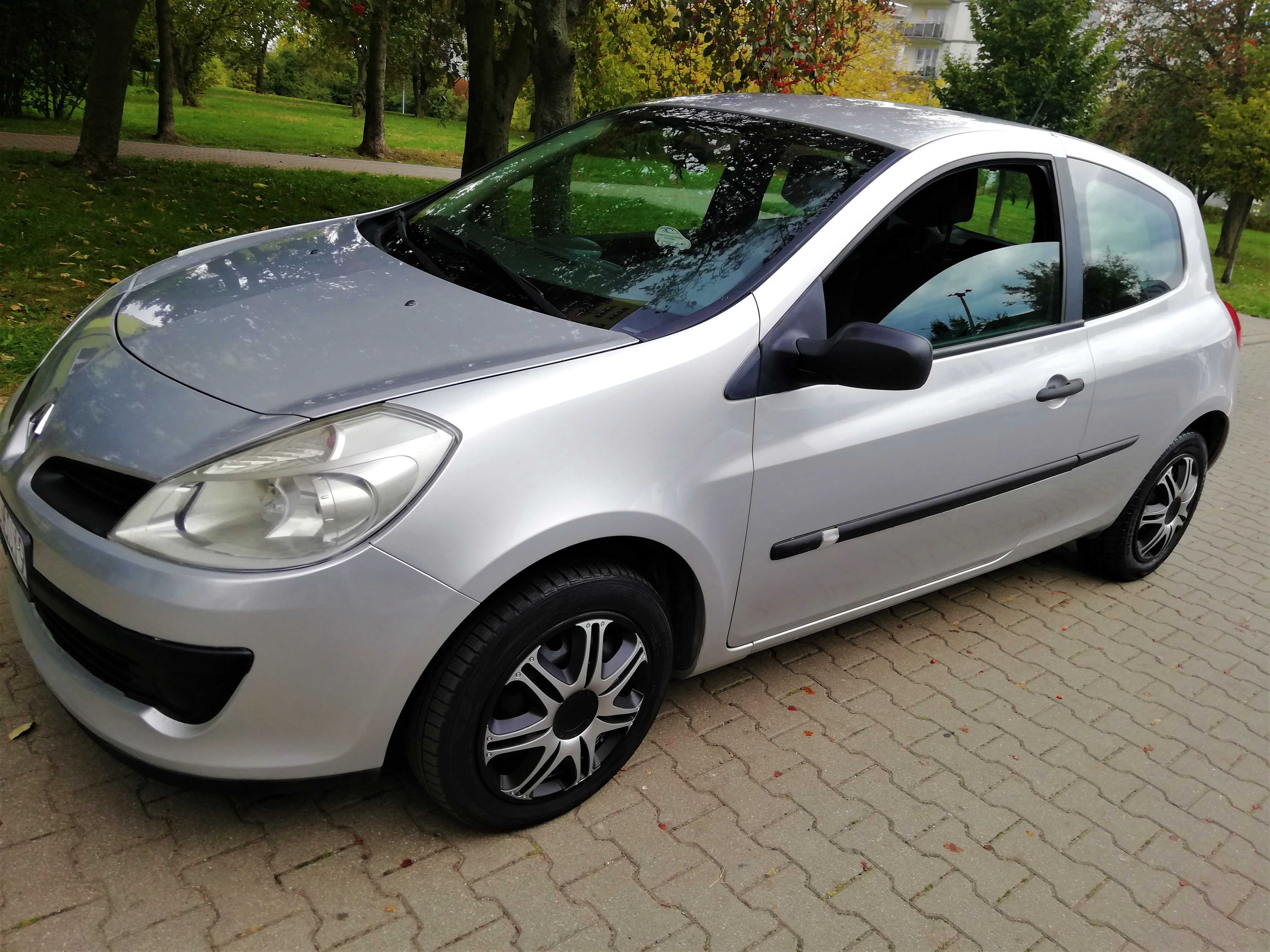 Clio3 klima działa,184tys1.2,benz rdzy2005-XI/2006 jestem włascicielem