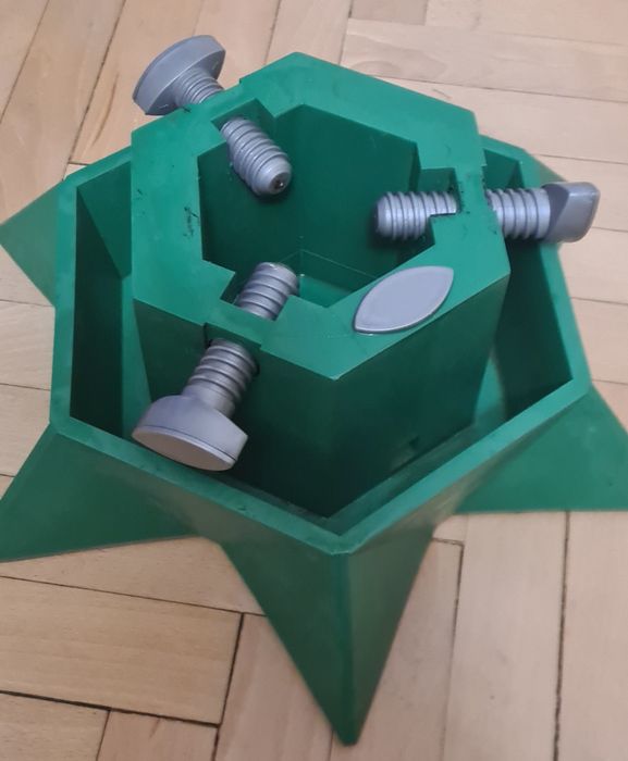 Stojak plastikowy pod choinke