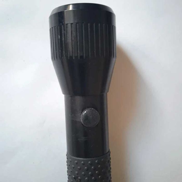 Mellert SLT TL280s tradycyjna latarka na baterie diody halogen