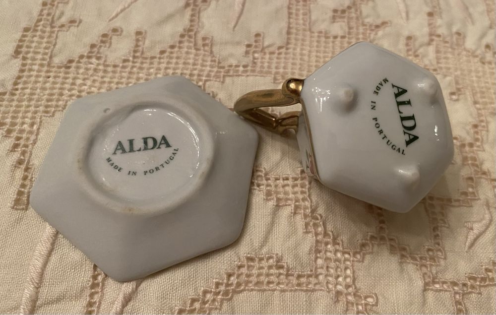 Chávena de coleção em miniatura
