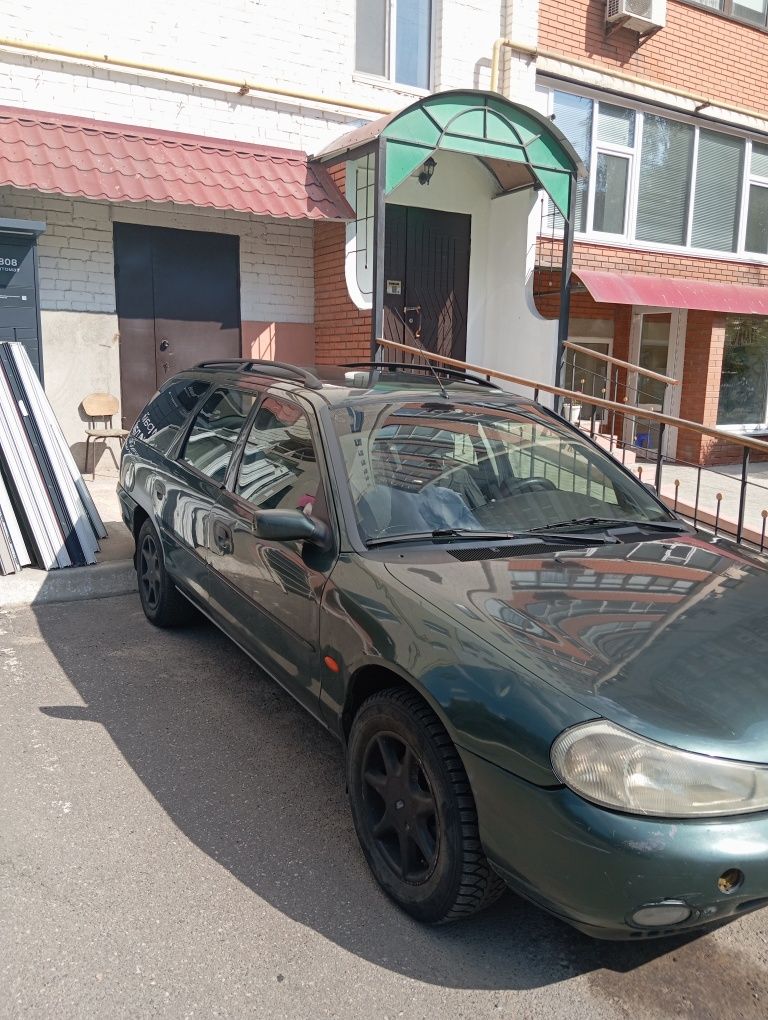 Продаю Форд мондео 2 виробу 1998 року.