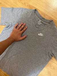 Базова футболка Nike