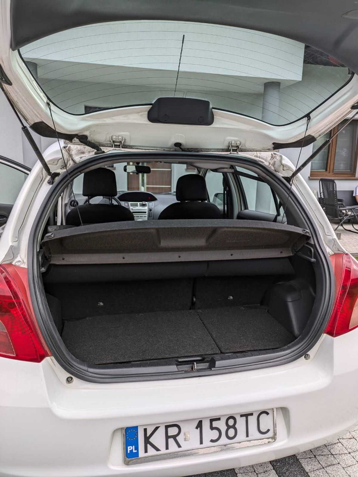 Toyota yaris biała 2006