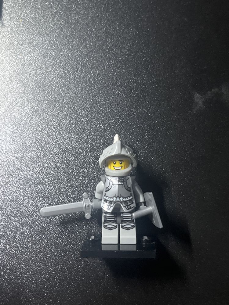 Lego Minifigures Heroic Knight