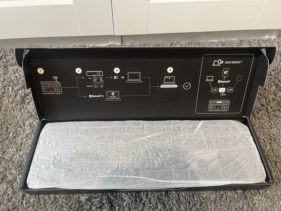 Klawiatura Logitech MX Keys Plus z palm rest