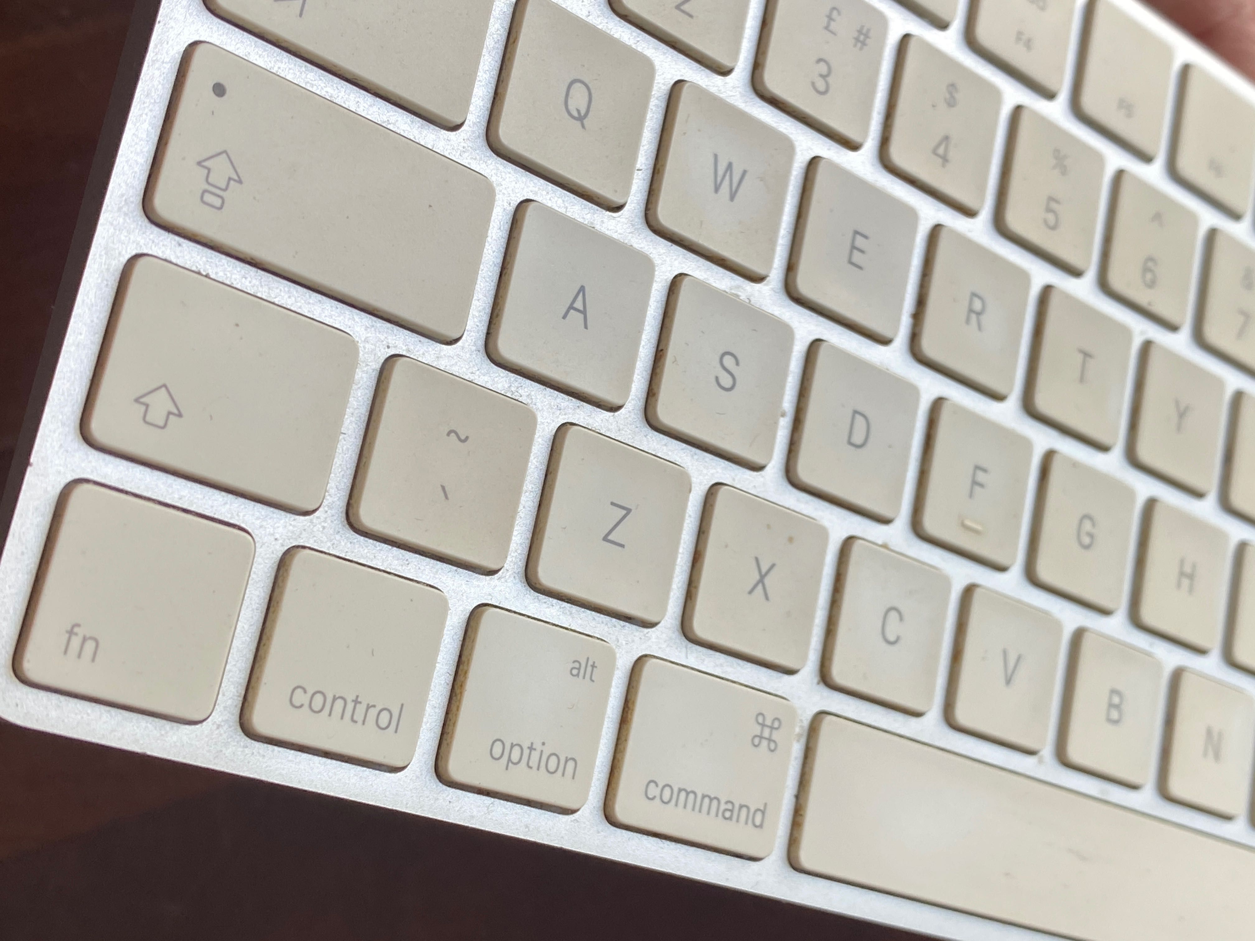 Apple - Magic keyboard - Algumas teclas não funcionam